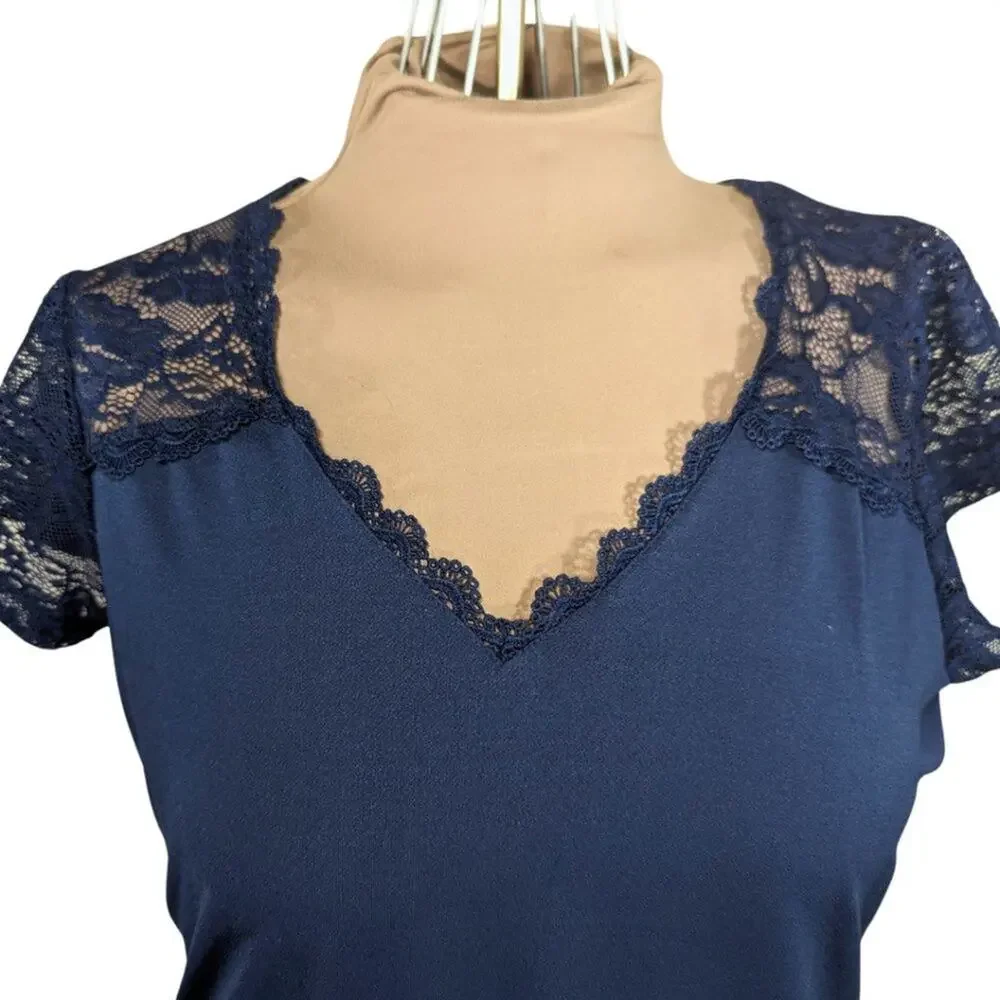 Adrienne Vittadini Large Navy Blue Short Sleeve Stretch Lace Shoulder Shirt